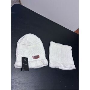 Hindawi Cream Acrylic Knit Hat & Beanie Matching Set Leather Patch On Hat NWOT
